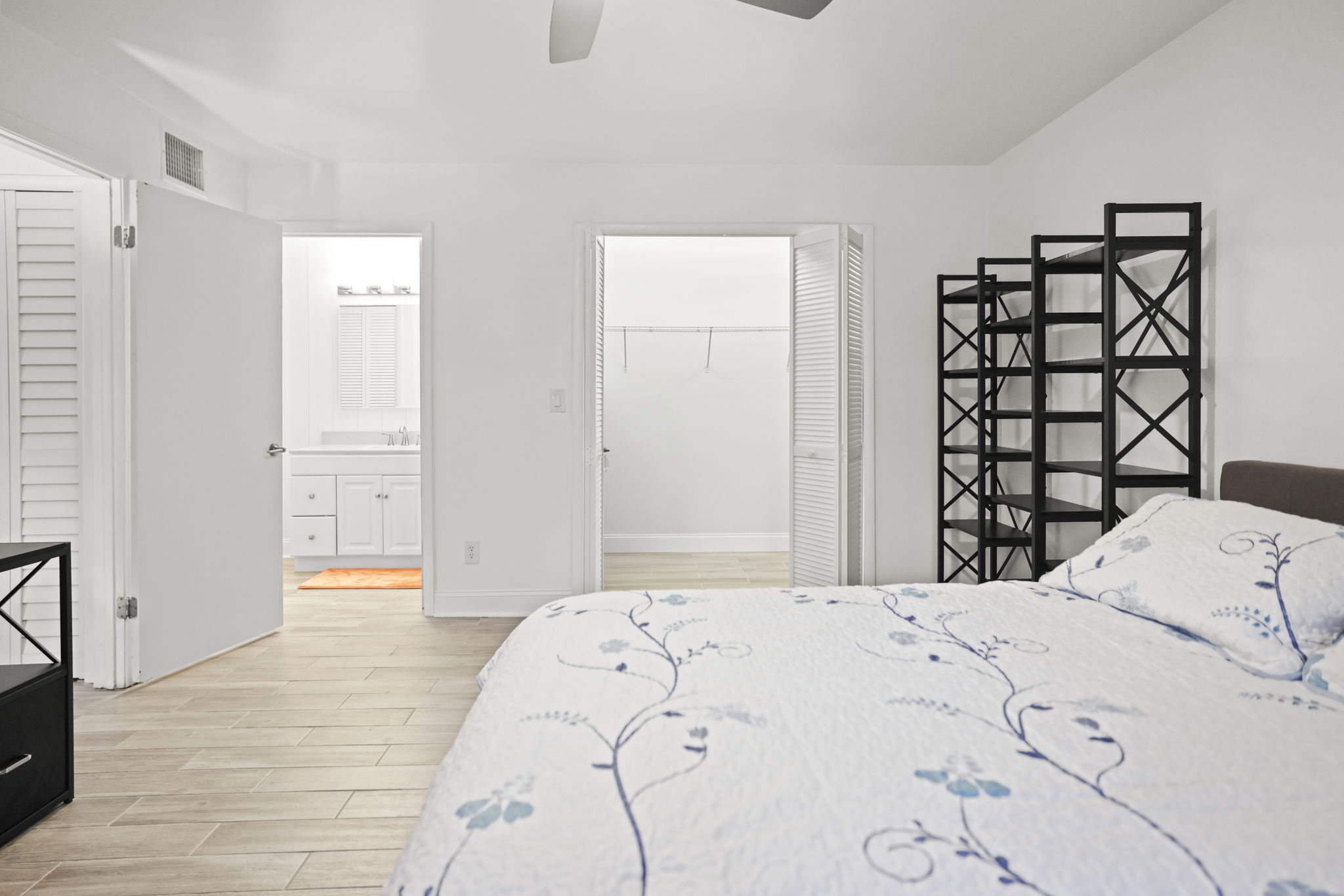 BR1 Closet IR - 495A0040