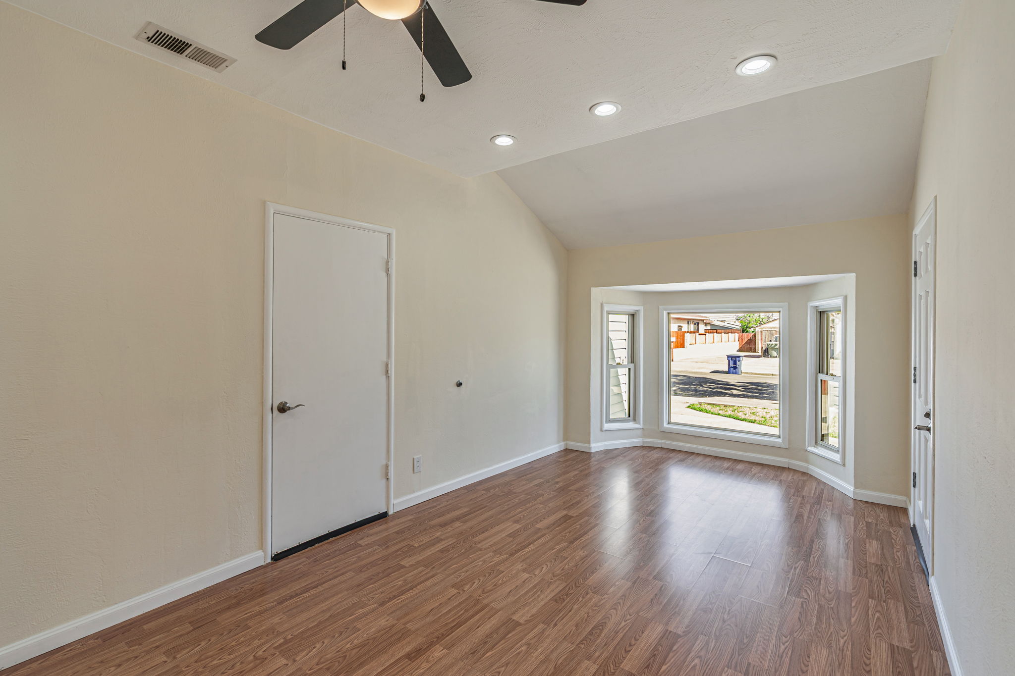 019_2101 W Ave 136th 