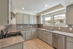 010_2101 W Ave 136th 