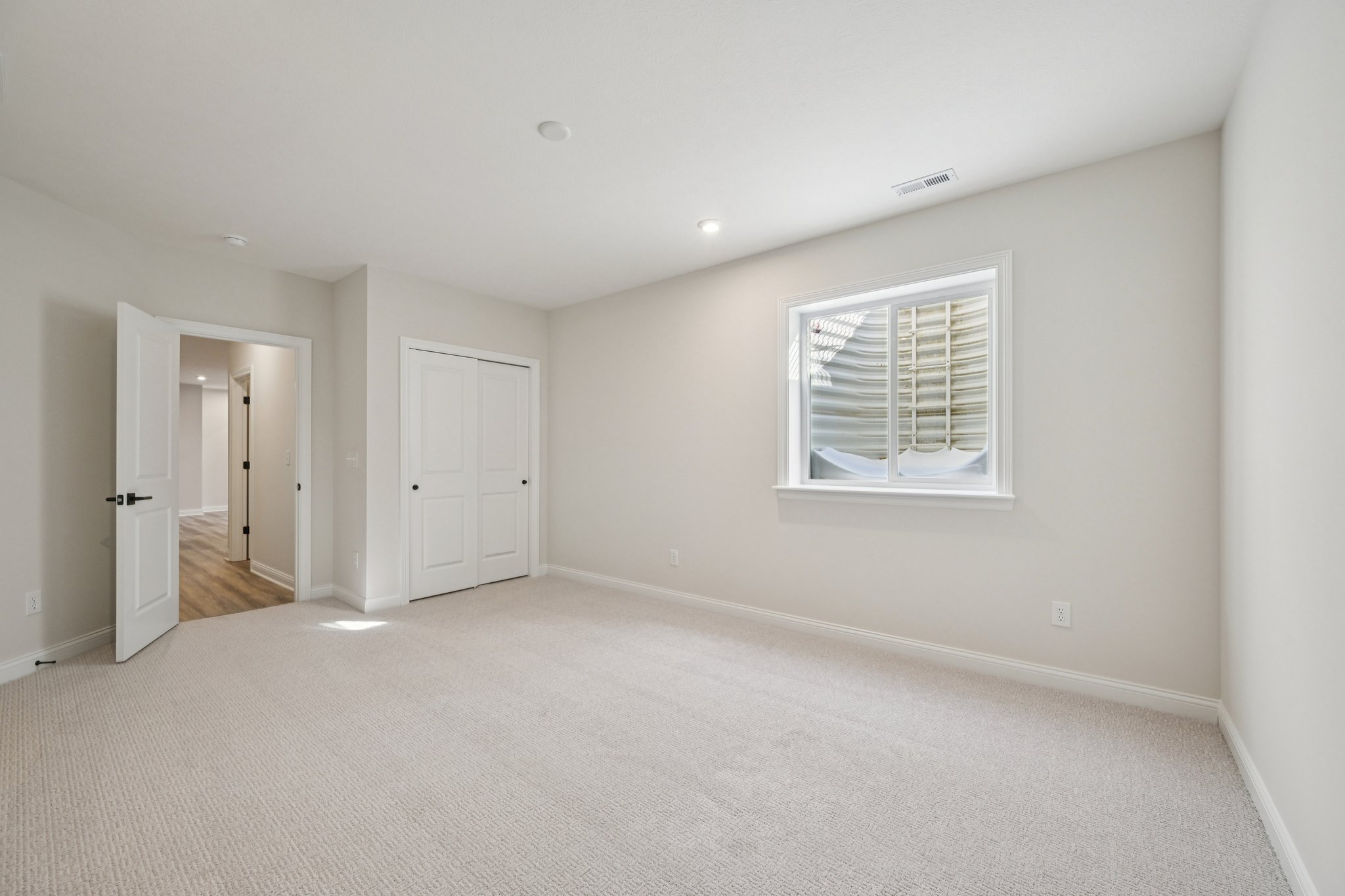 Thornborough Dr-S3001-028.jpg