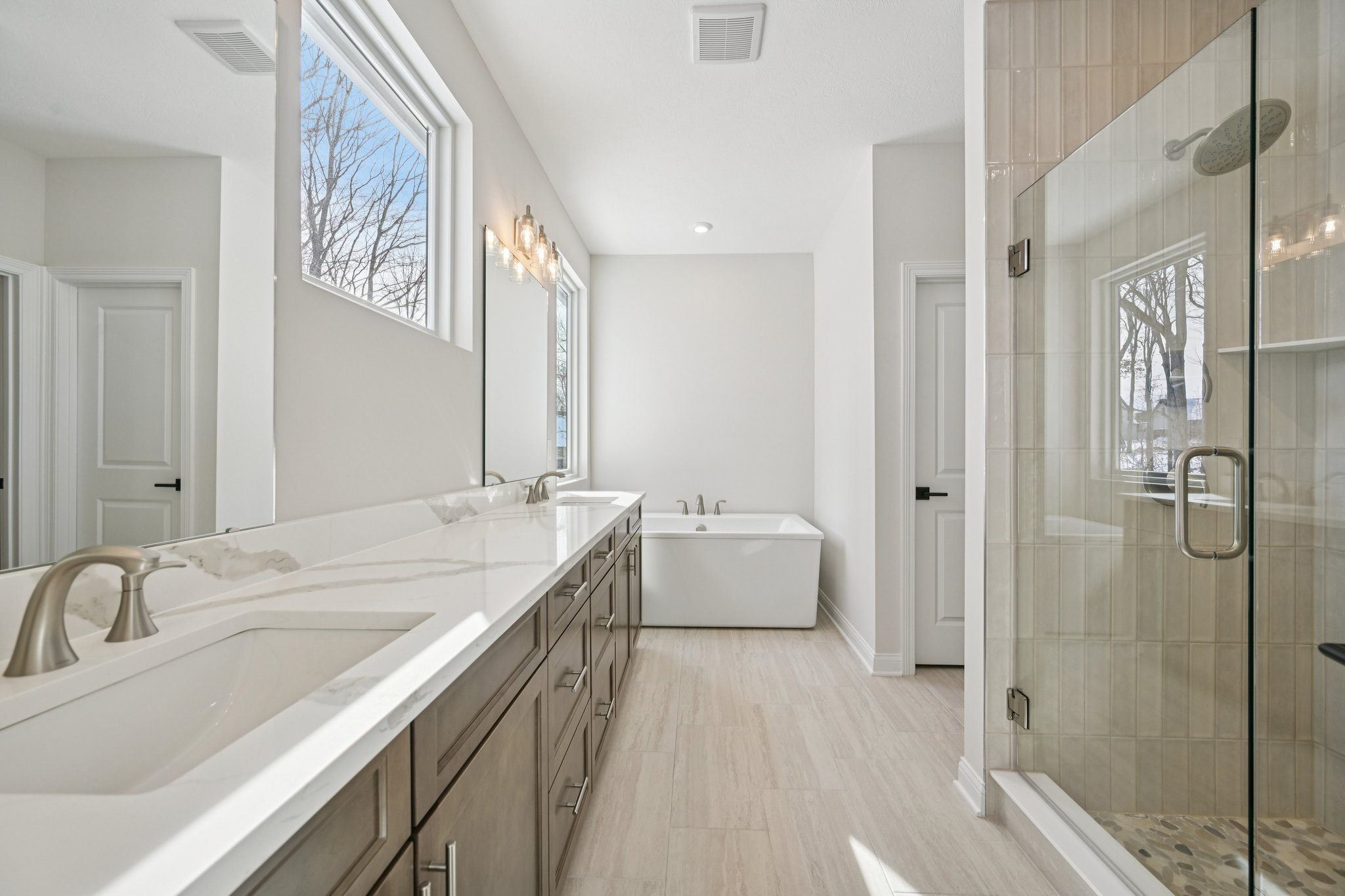 Thornborough Dr-S3001-033.jpg