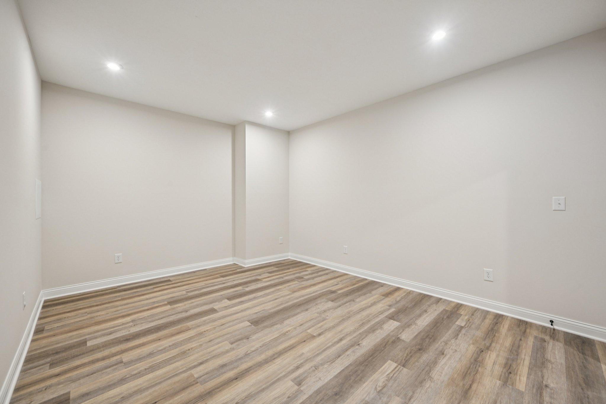 Thornborough Dr-S3001-057.jpg