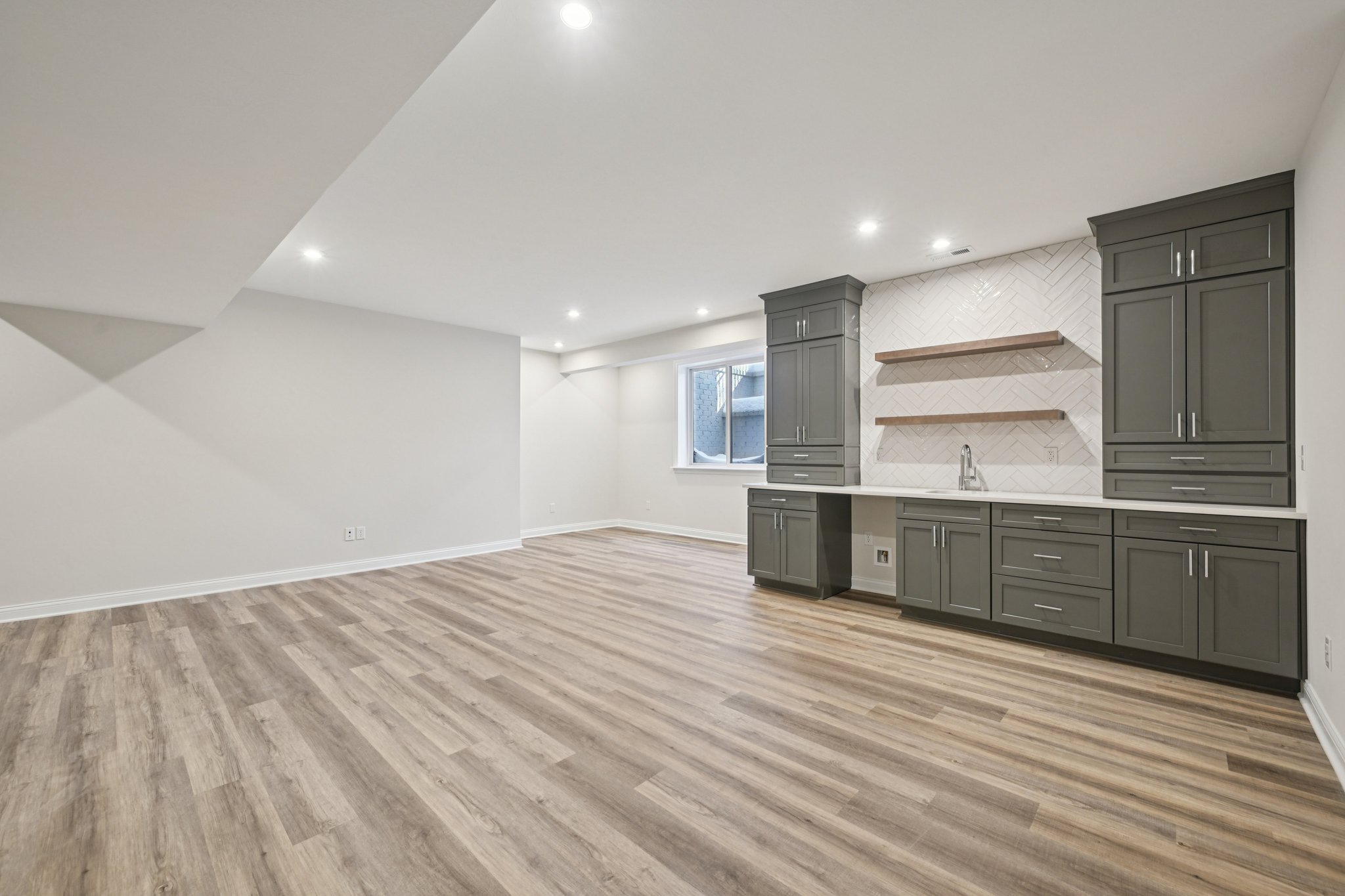 Thornborough Dr-S3001-059.jpg