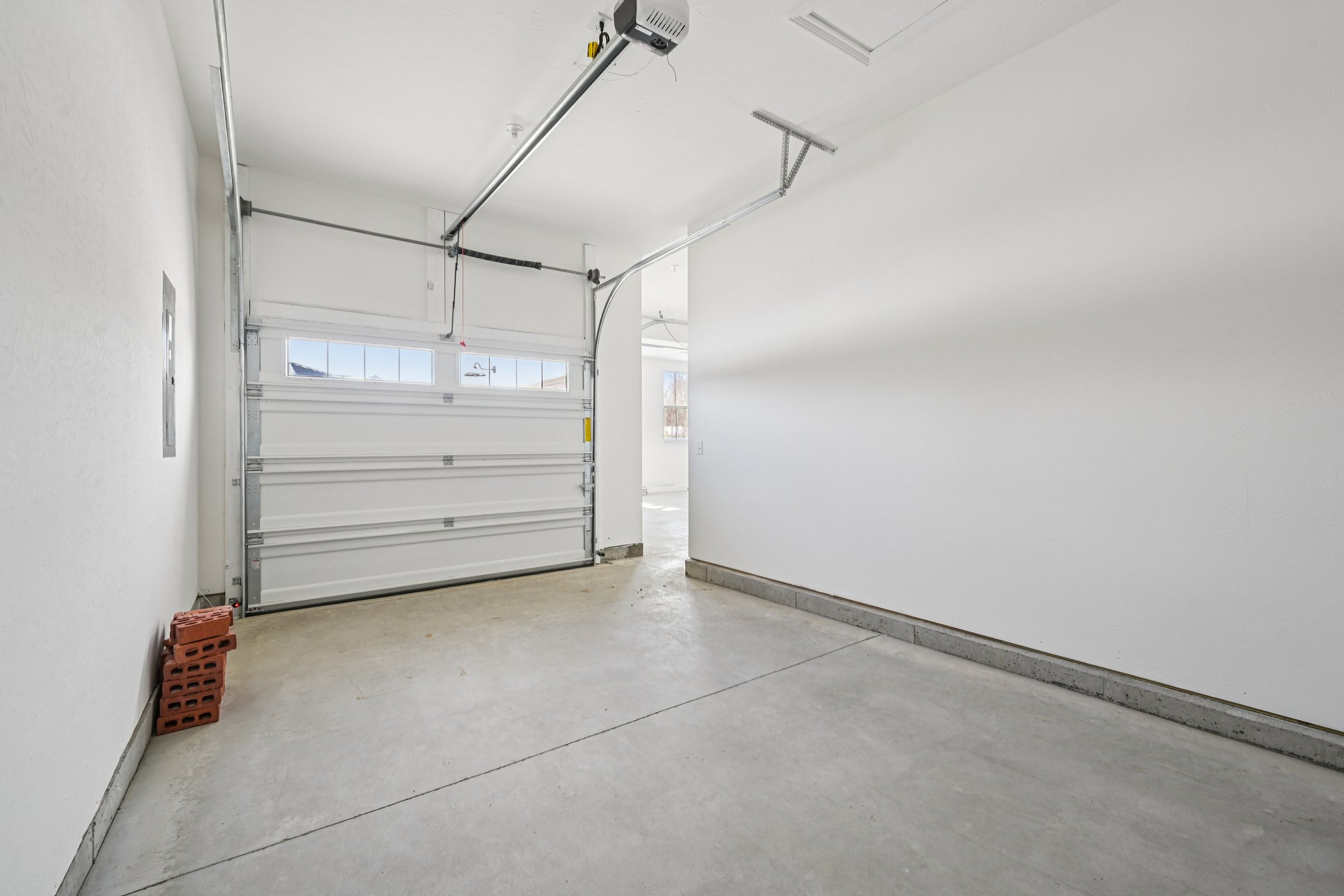 Thornborough Dr-S3001-063.jpg