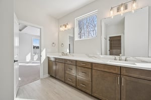 Thornborough Dr-S3001-034.jpg