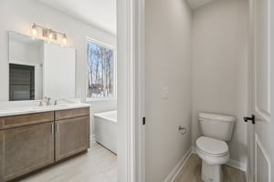 Thornborough Dr-S3001-035.jpg