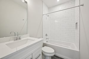 Thornborough Dr-S3001-044.jpg