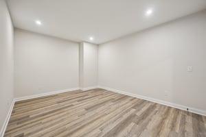 Thornborough Dr-S3001-057.jpg