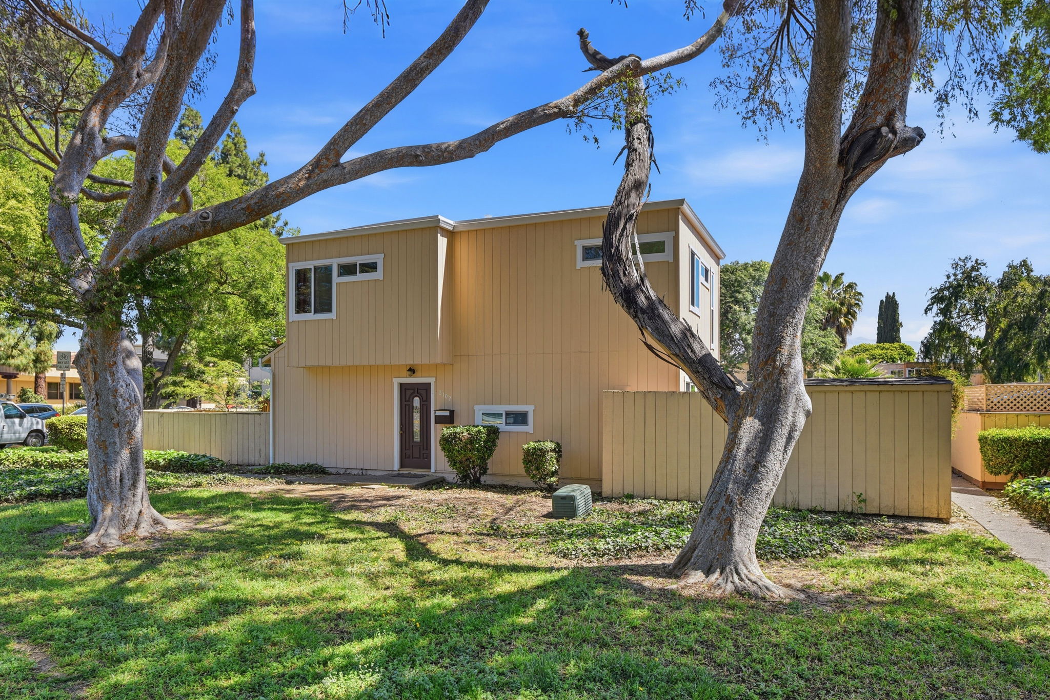 003_F8_2102 Alexian Dr