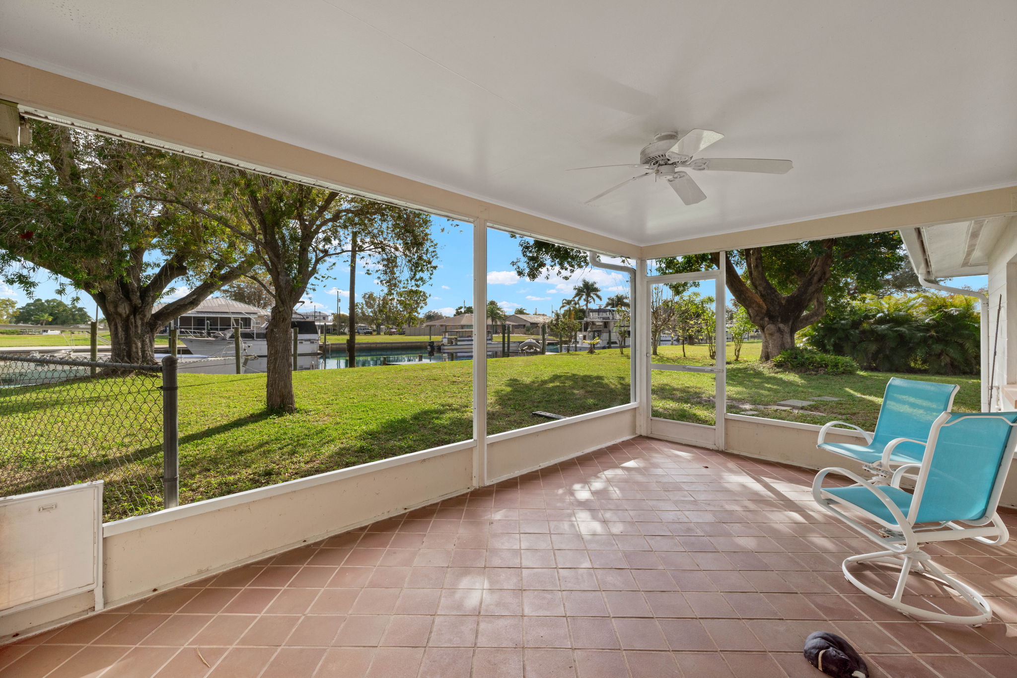 Lanai-virtually stage