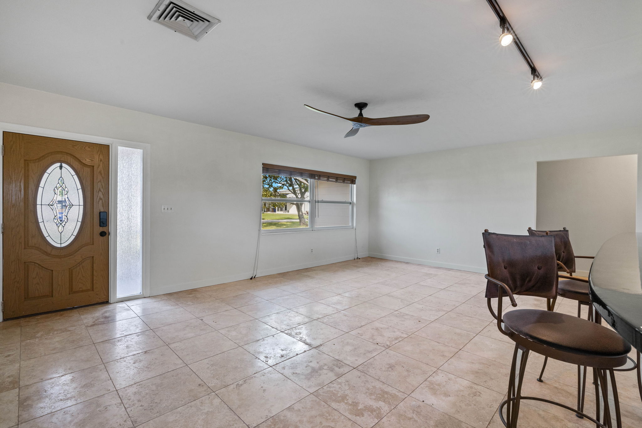 Living Room (2)-virtual stage