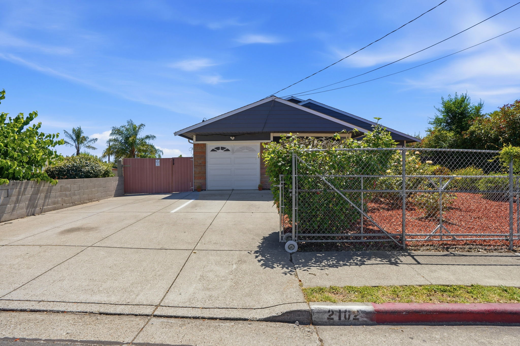 001_F8_2102 Overhill Rd
