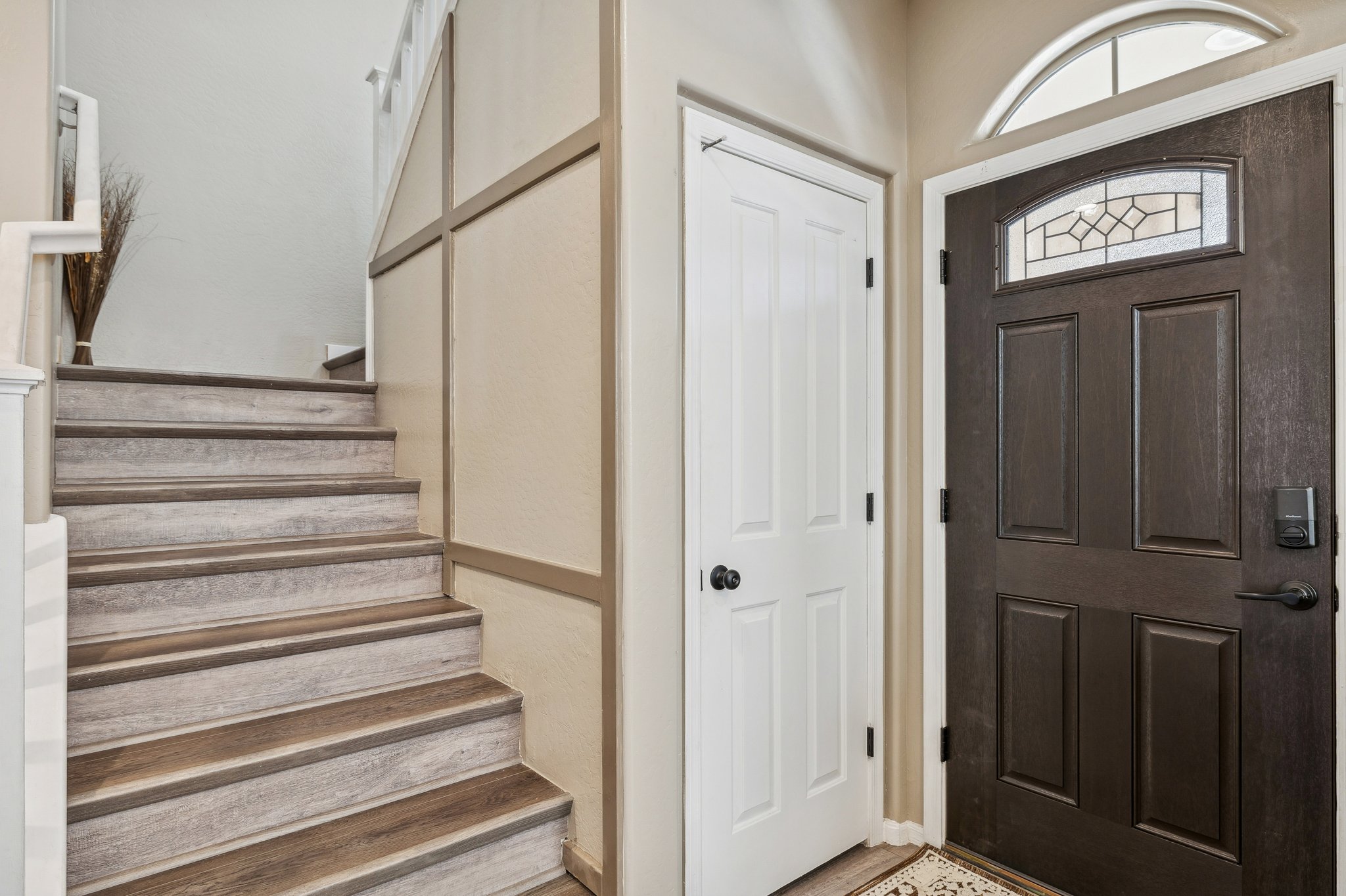 21022 W Edith Way - 001.jpg