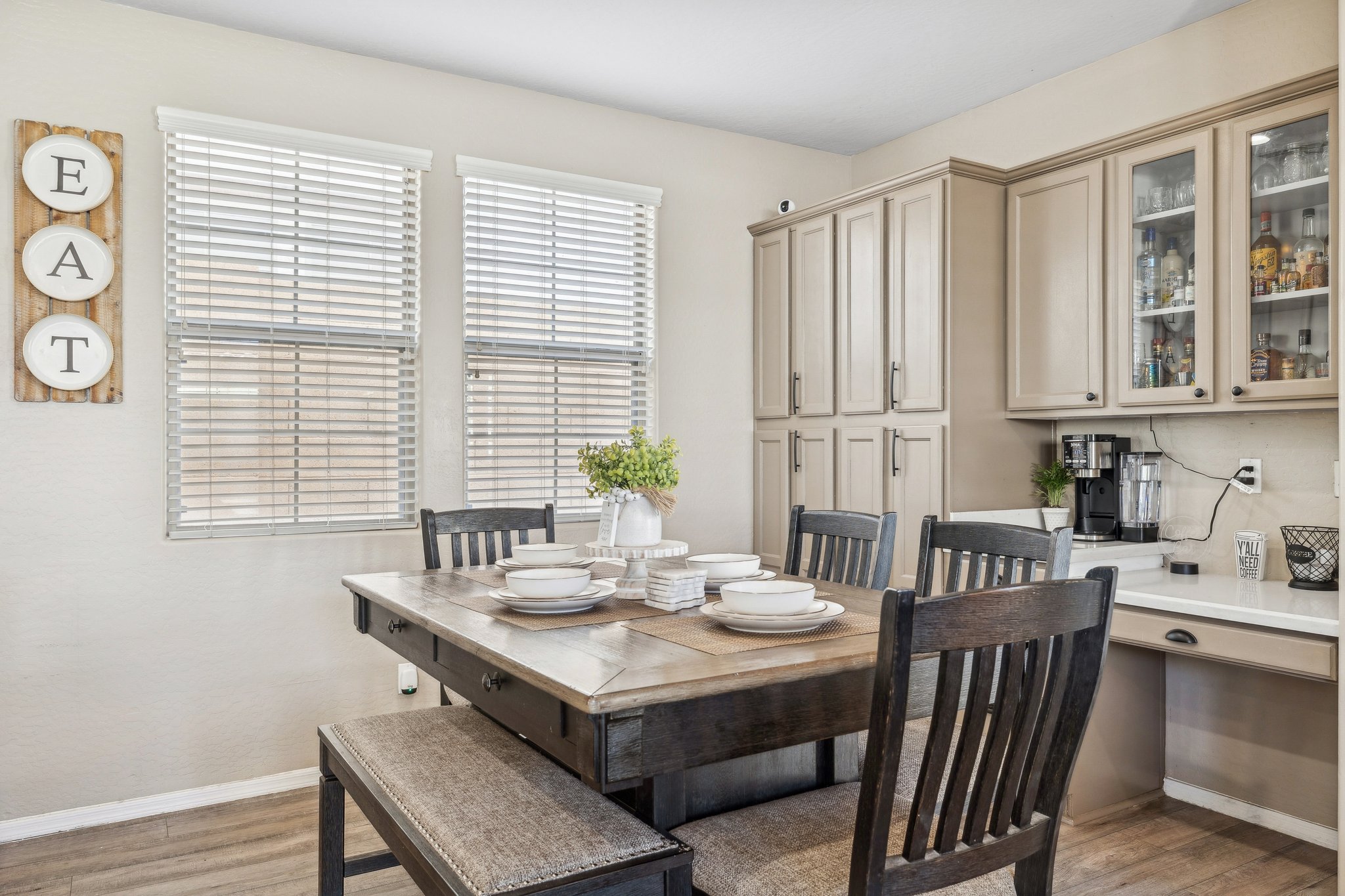 21022 W Edith Way - 004.jpg