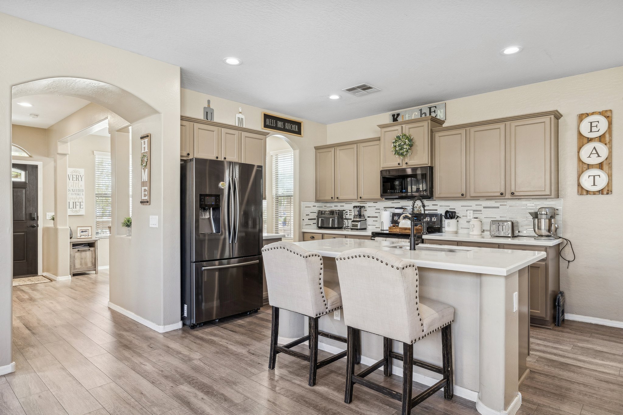 21022 W Edith Way - 005.jpg