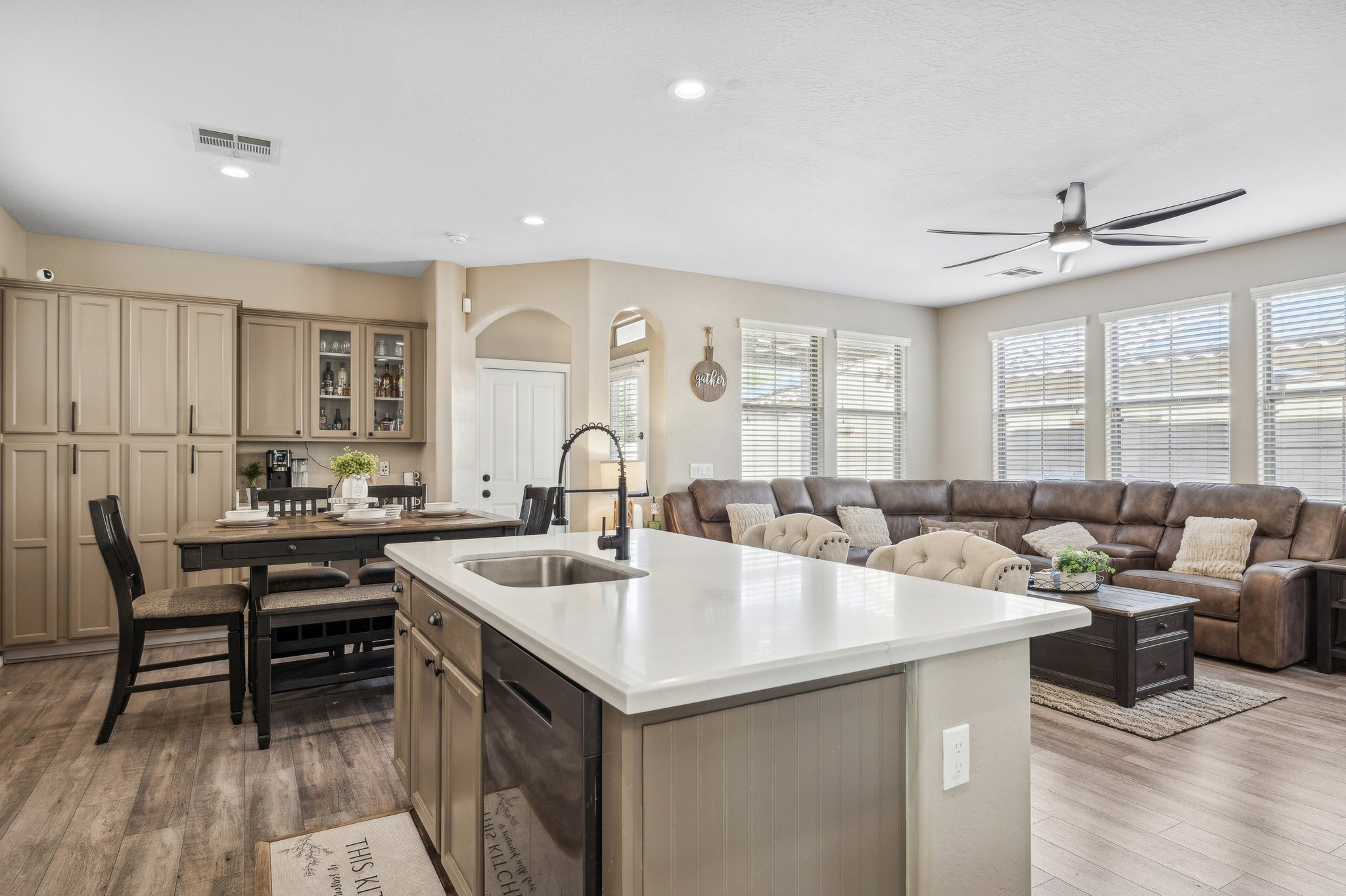 21022 W Edith Way - 007.jpg