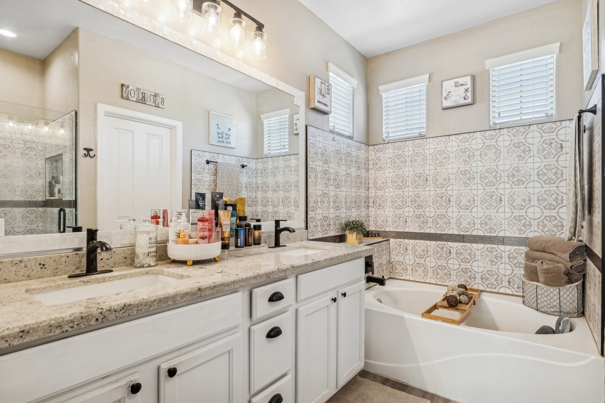 21022 W Edith Way - 014.jpg