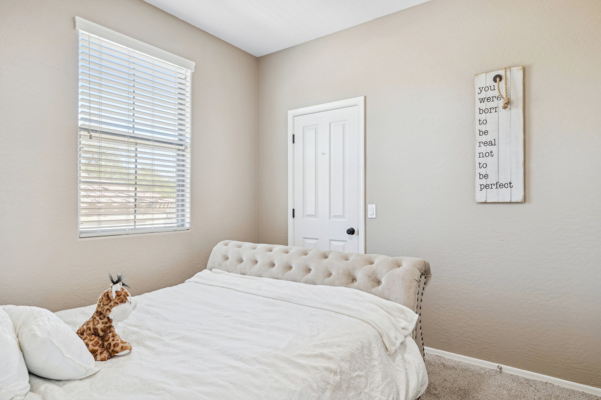 21022 W Edith Way - 019.jpg