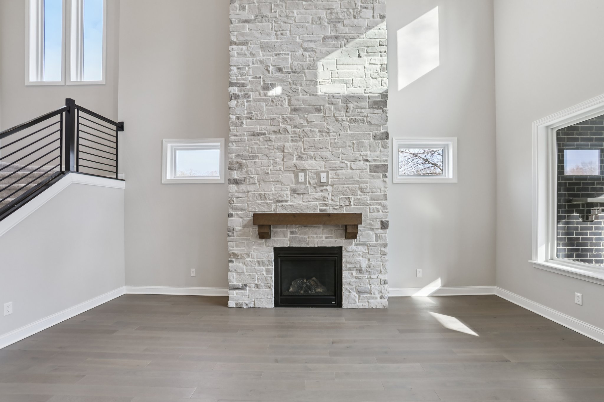 Thornborough Dr-S1401-008.jpg