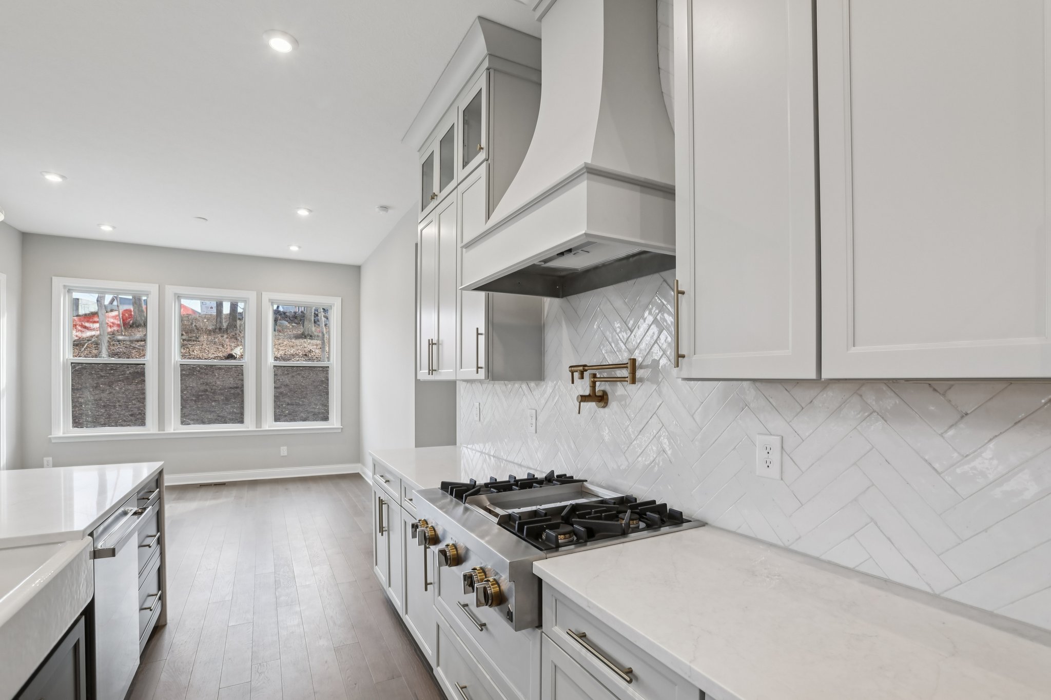 Thornborough Dr-S1401-015.jpg