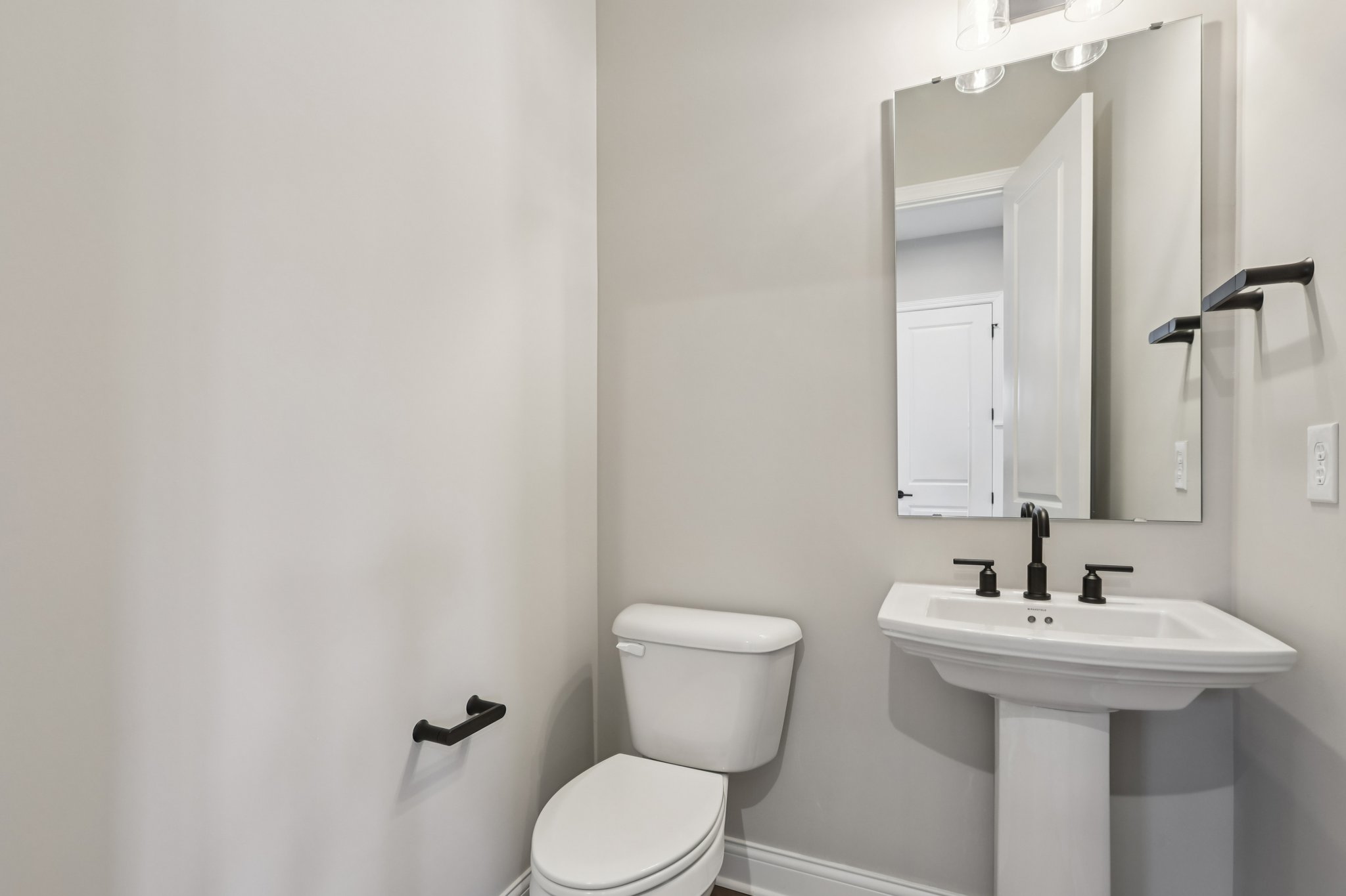 Thornborough Dr-S1401-025.jpg