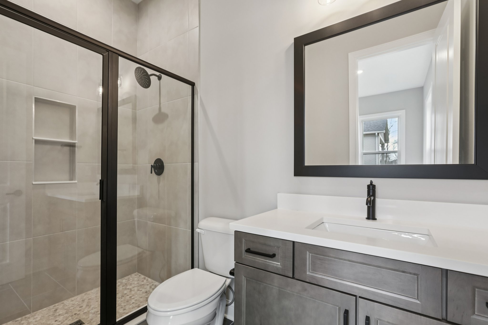 Thornborough Dr-S1401-026.jpg