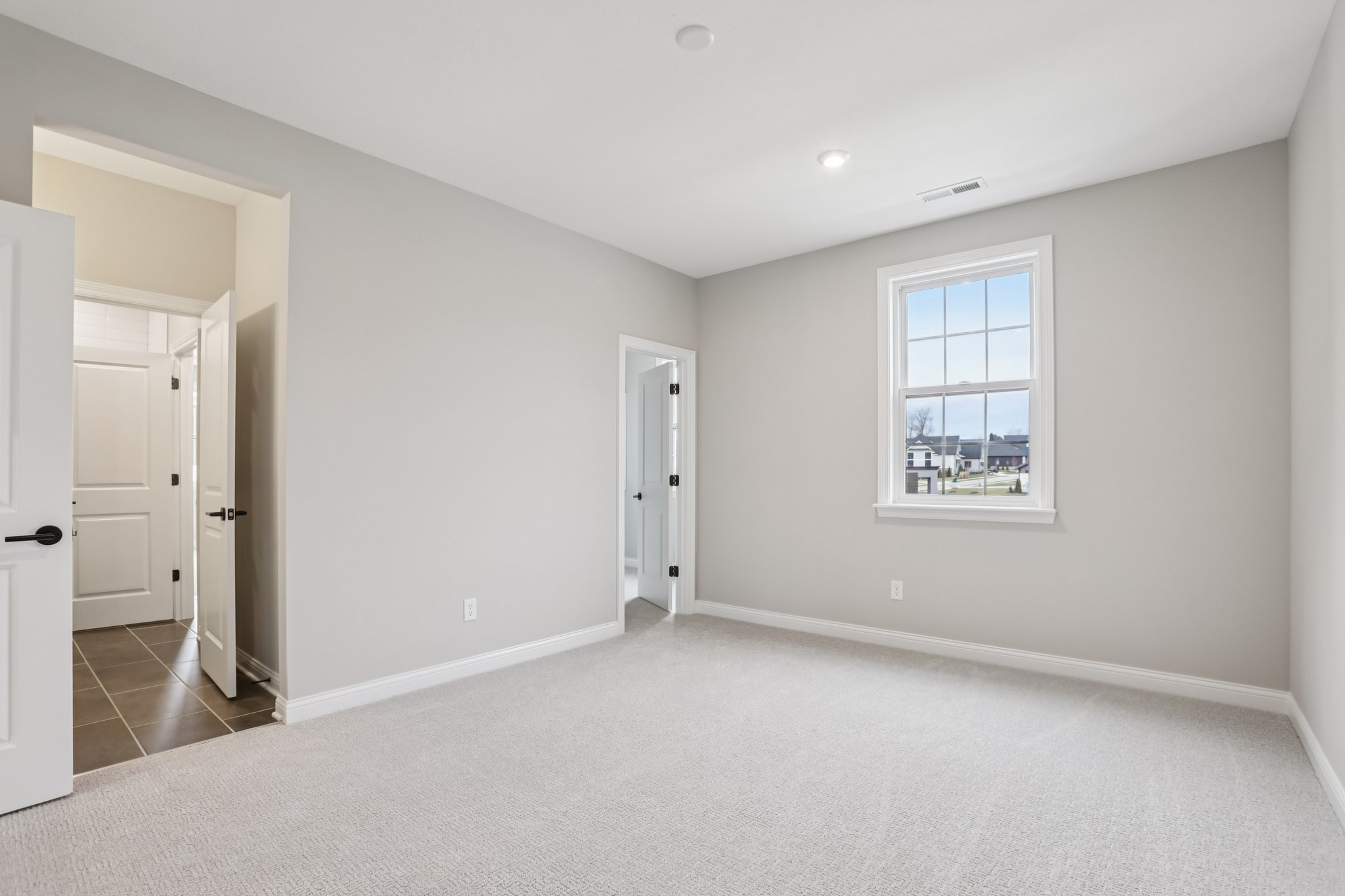 Thornborough Dr-S1401-029.jpg