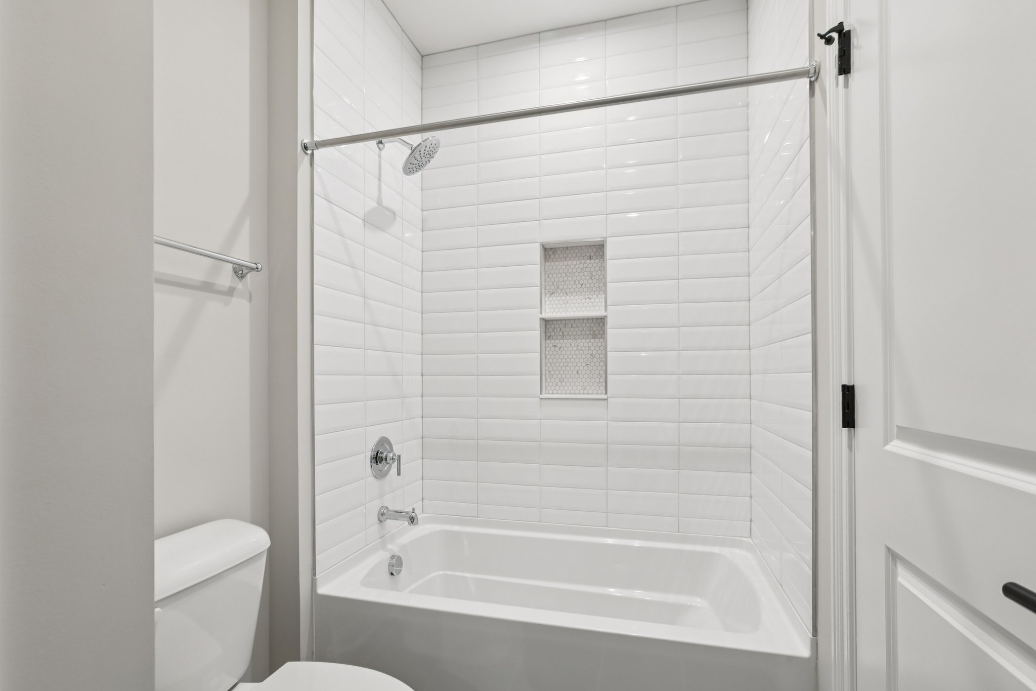 Thornborough Dr-S1401-040.jpg