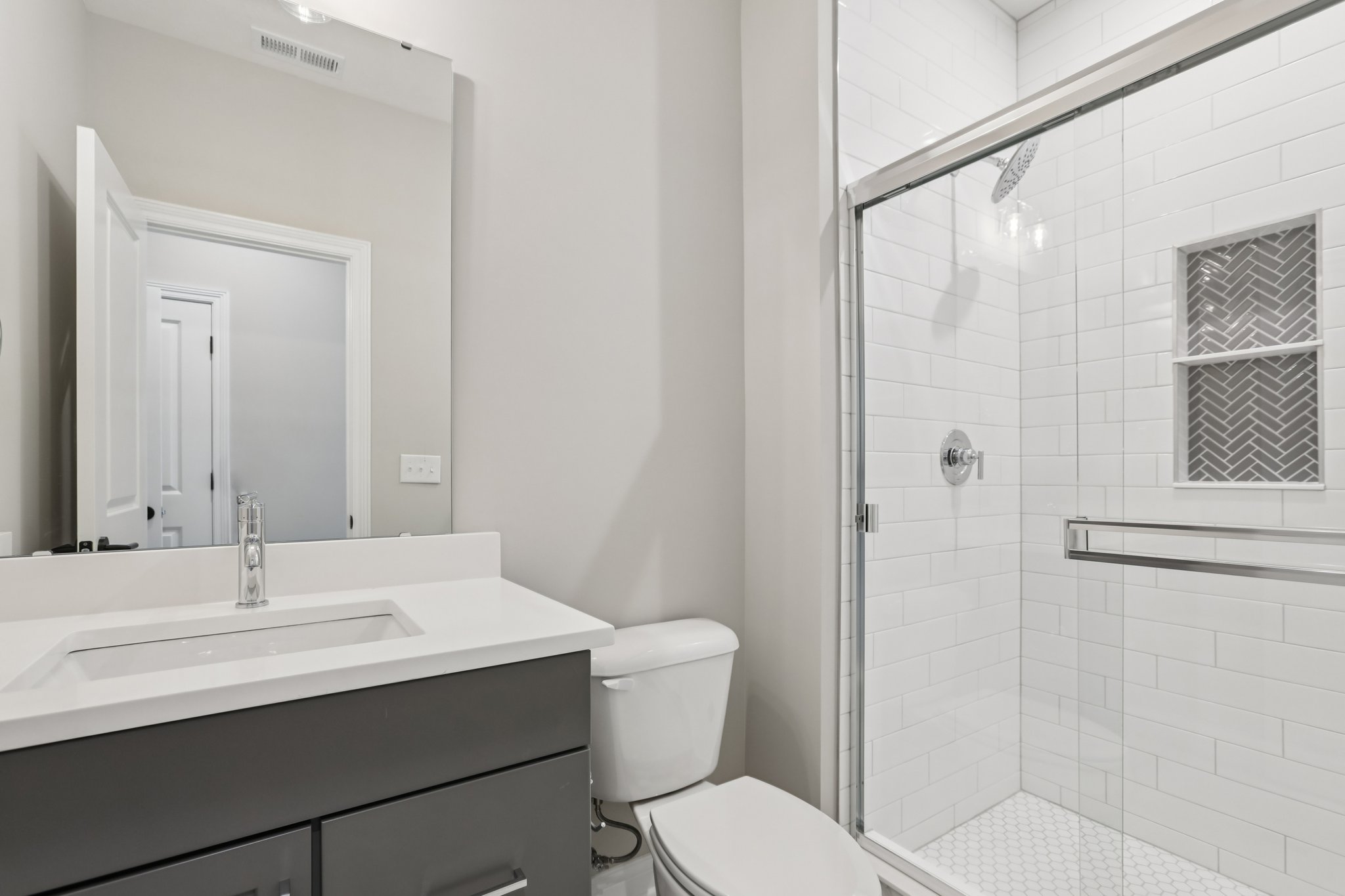 Thornborough Dr-S1401-042.jpg