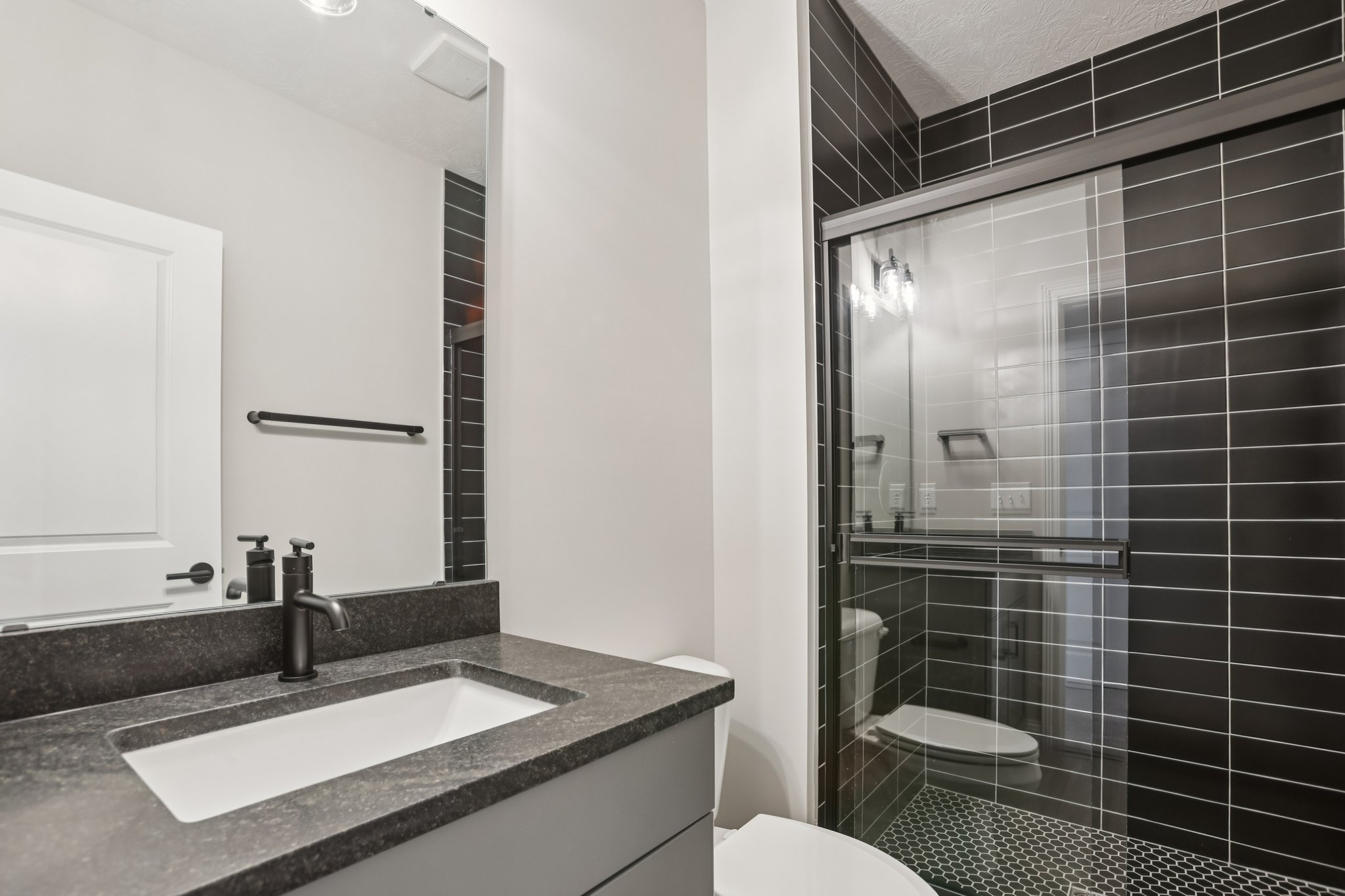 Thornborough Dr-S1401-051.jpg