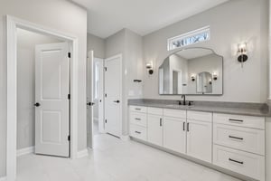 Thornborough Dr-S1401-038.jpg