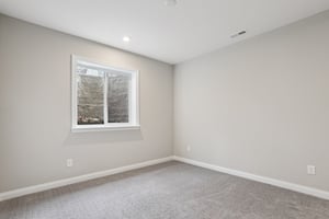 Thornborough Dr-S1401-049.jpg