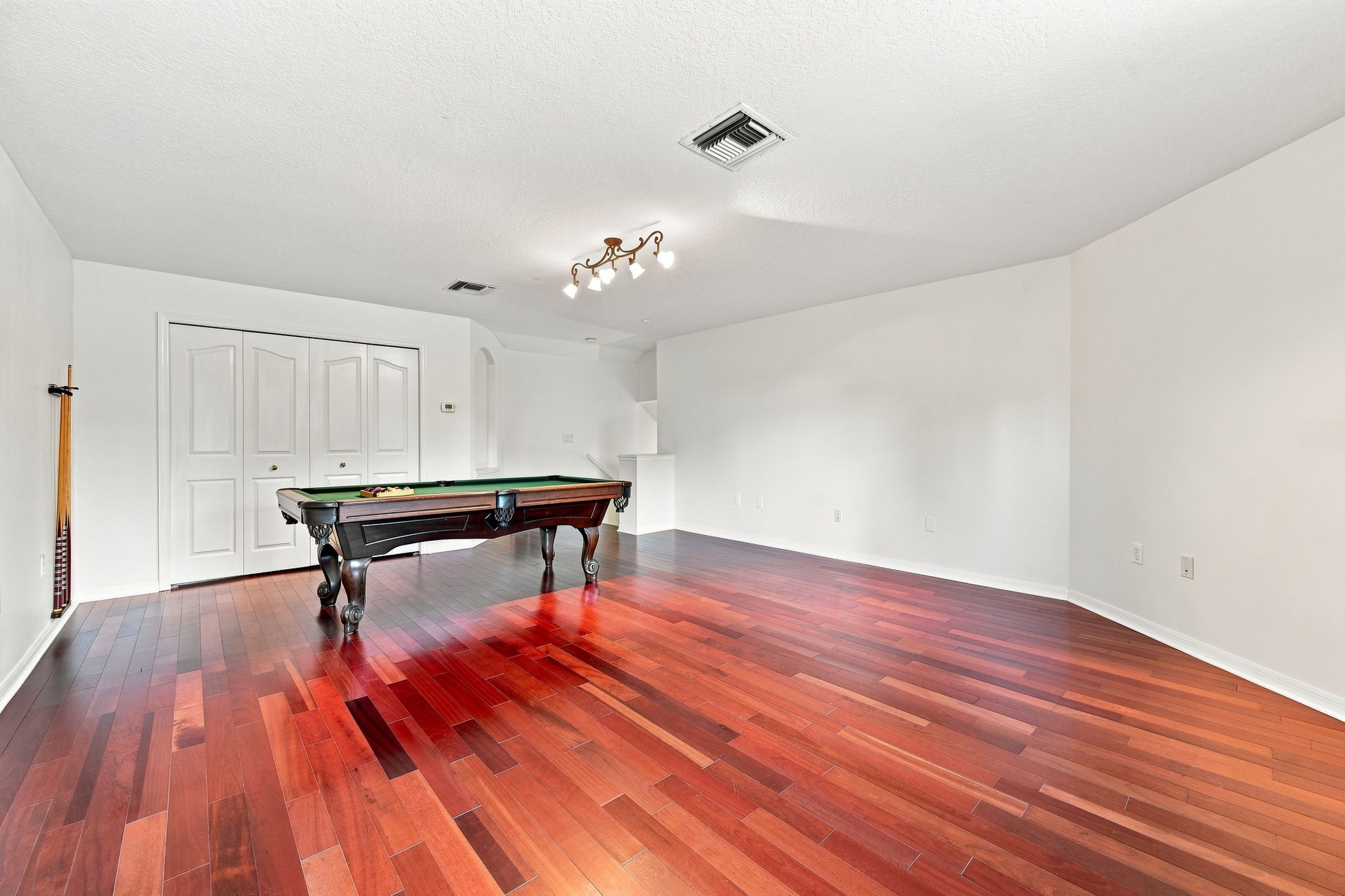 Upper Level Bonus Room2