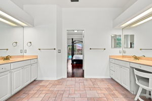 Primary Bathroom1b