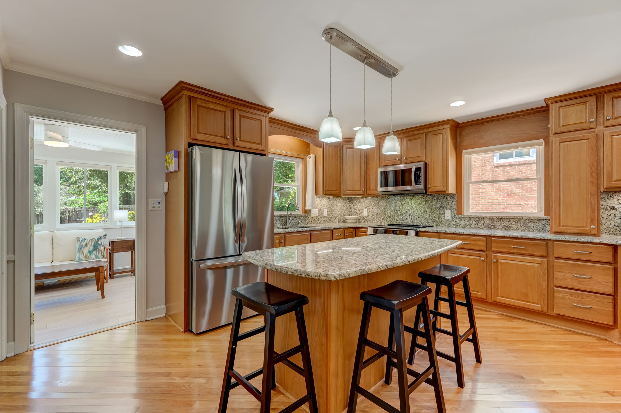 Kitchen/Breakfast Bar