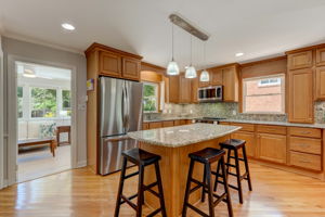 Kitchen/Breakfast Bar