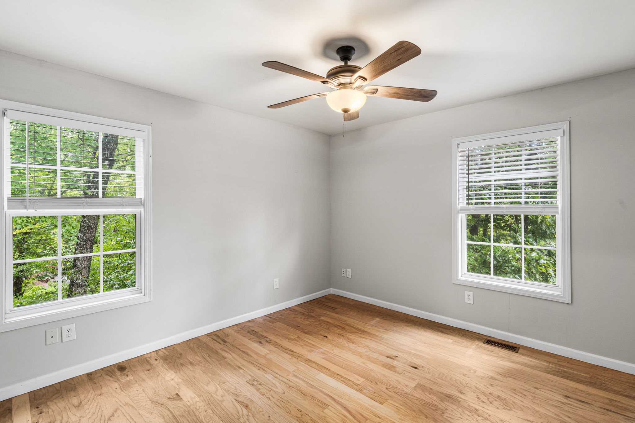  Photo 36