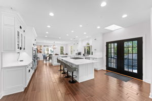 Kitchen / Dining Area