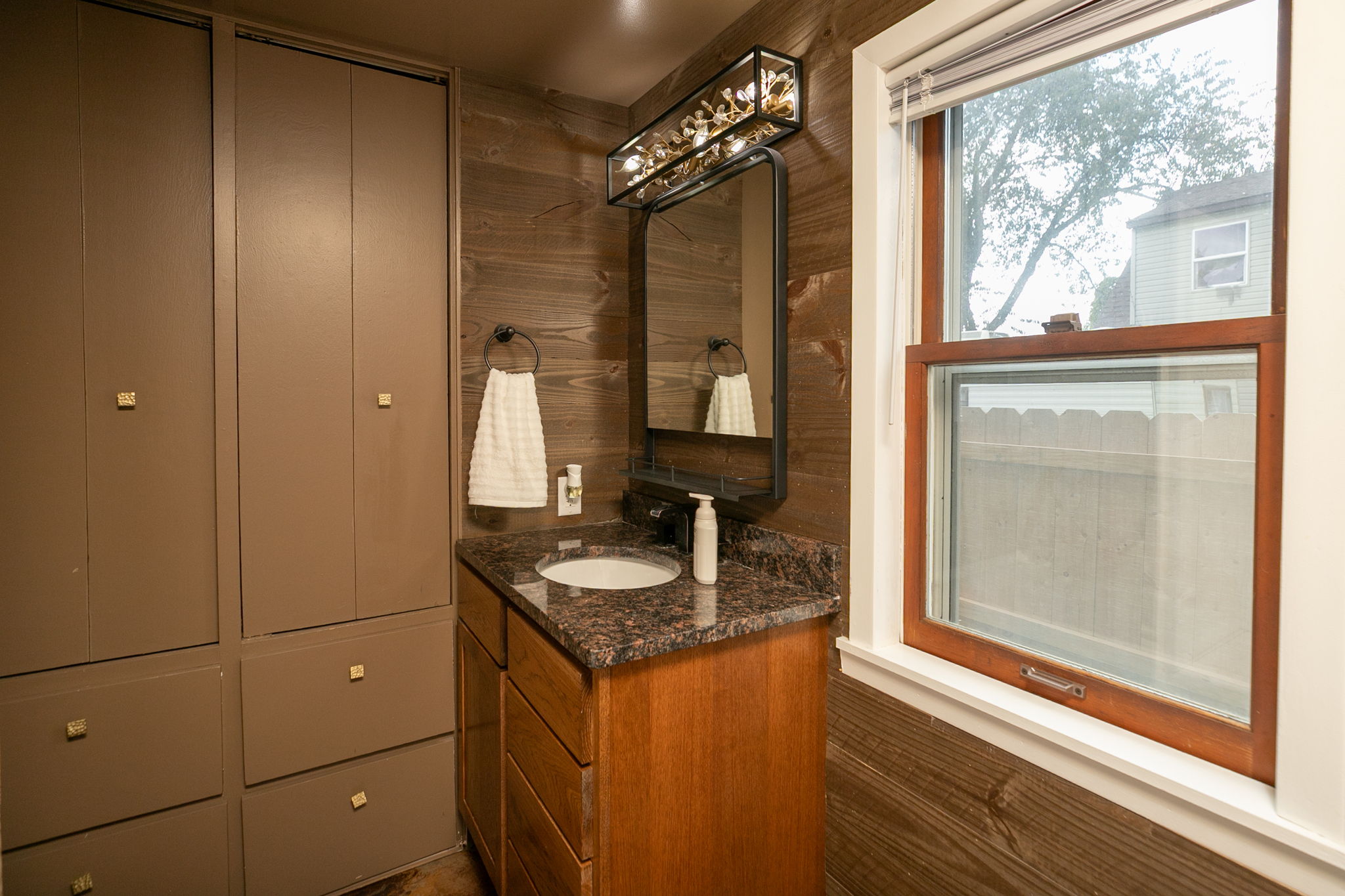 15-Bathroom