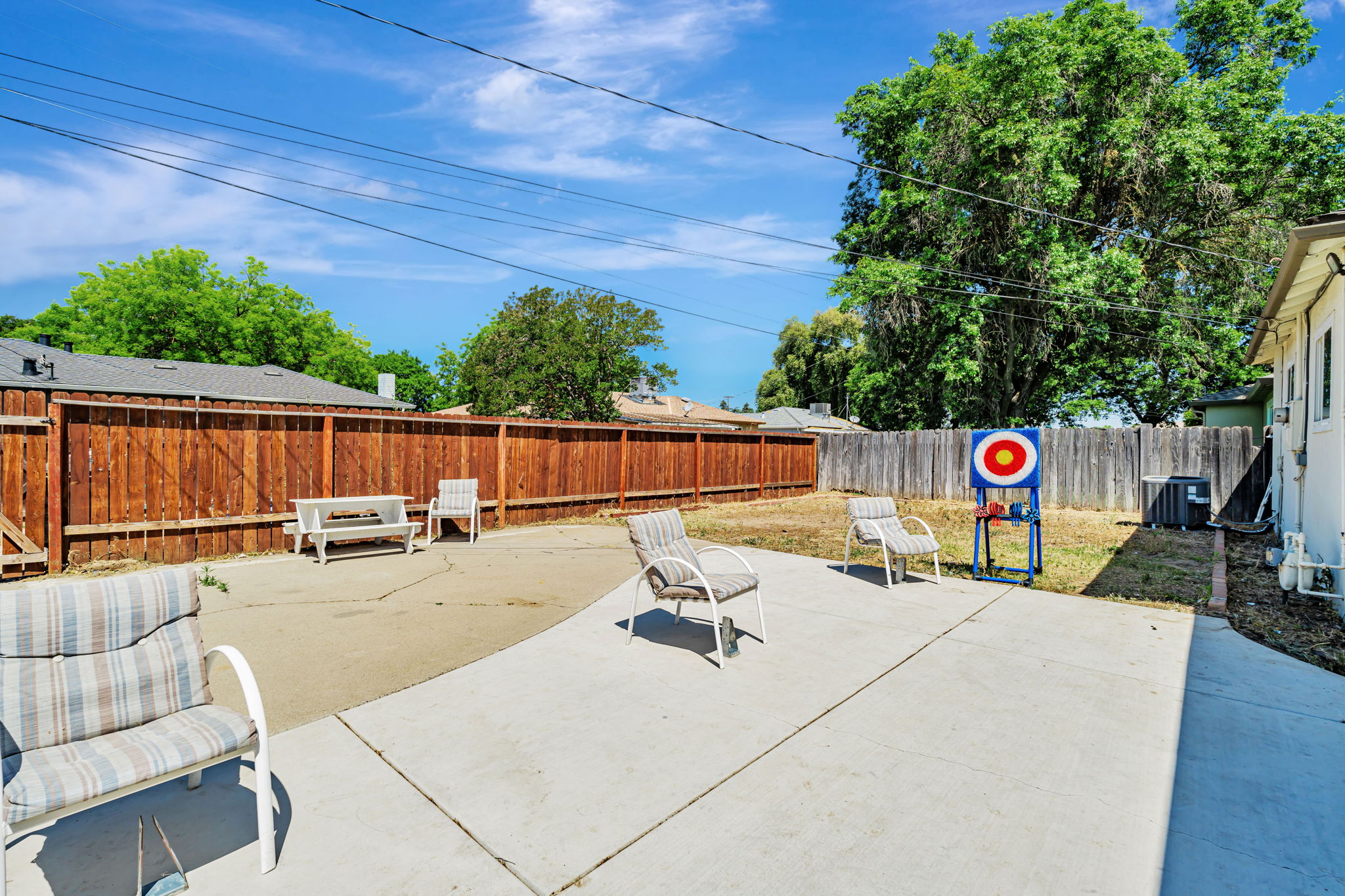 033_2105 Geneva Dr  Modesto