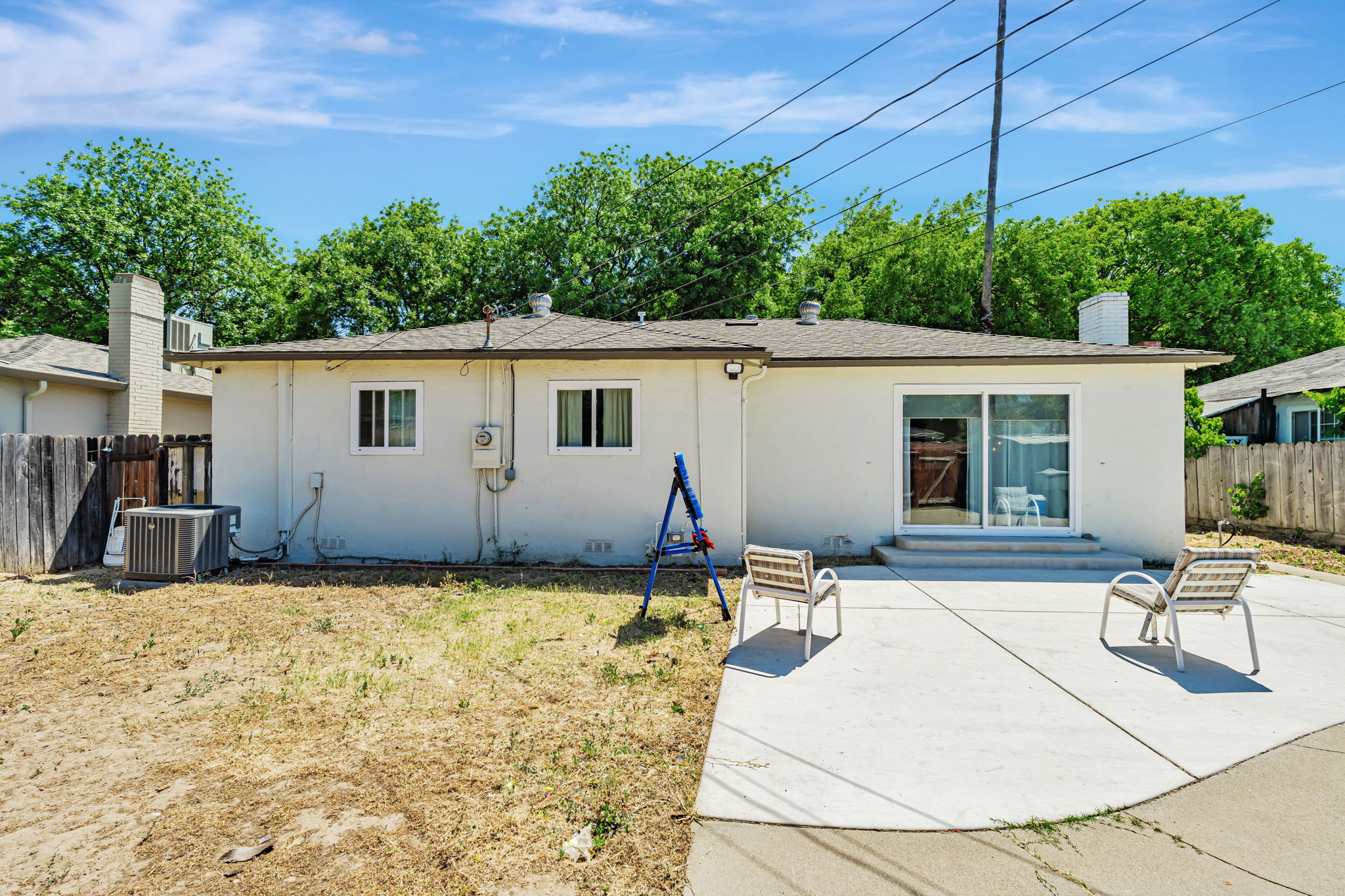 035_2105 Geneva Dr  Modesto
