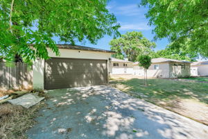002_2105 Geneva Dr  Modesto