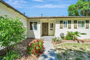 005_2105 Geneva Dr  Modesto