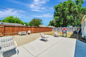 033_2105 Geneva Dr  Modesto