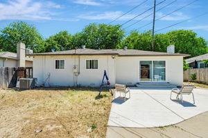 035_2105 Geneva Dr  Modesto