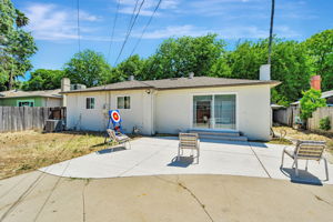 037_2105 Geneva Dr  Modesto
