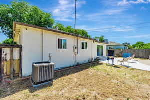 038_2105 Geneva Dr  Modesto