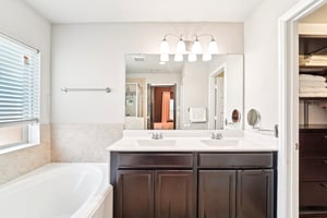 Llerena Ln-S0609-038.jpg
