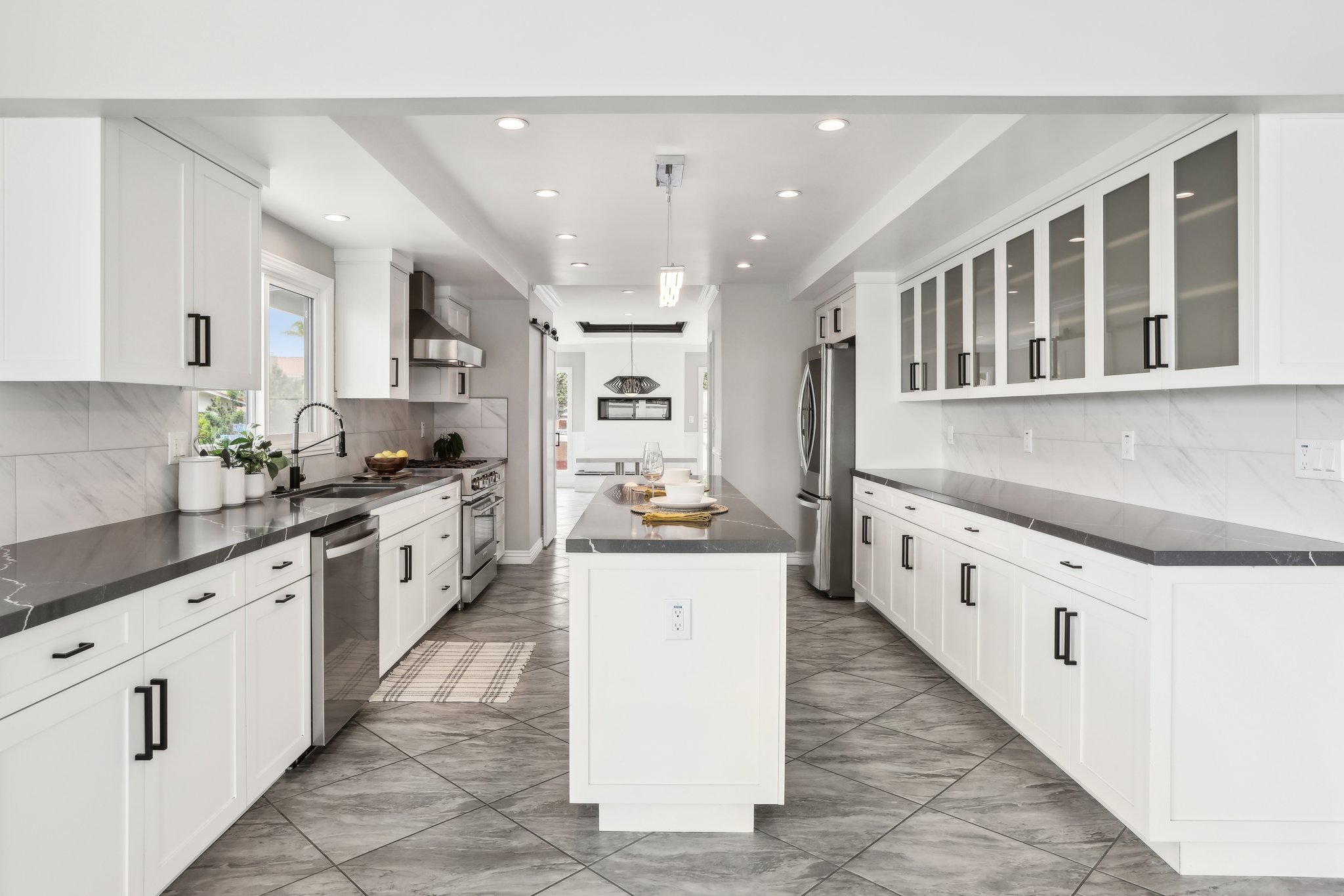 Noble View Dr-1305-015.jpg
