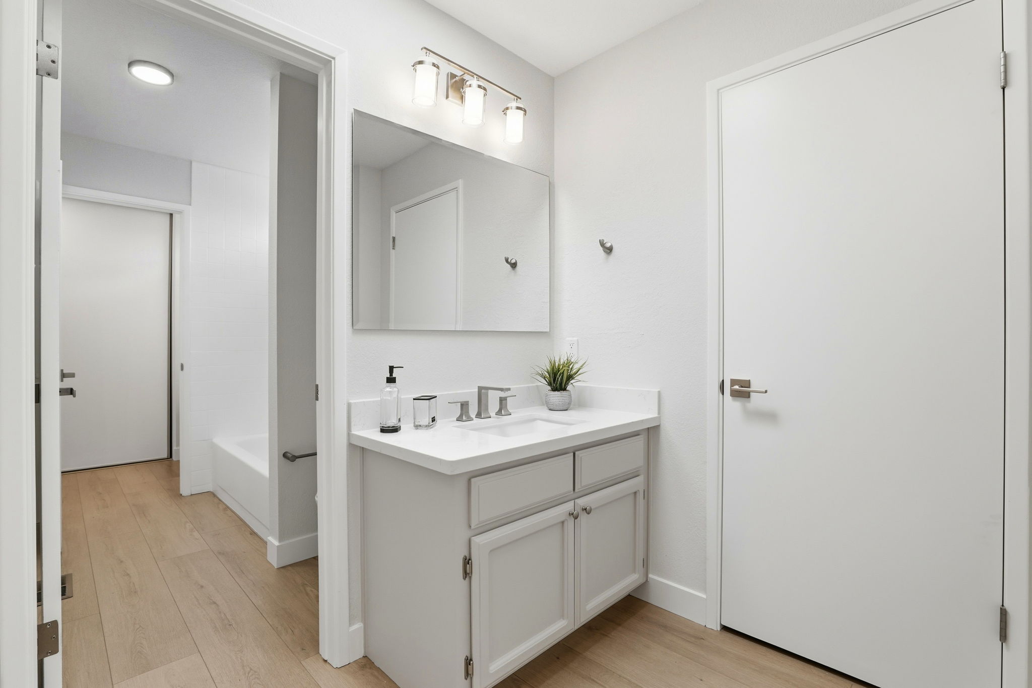 028_f8_2105 Rancho McCormick Blvd